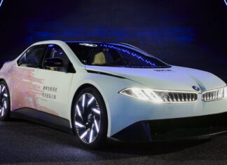 Не впізнати: такими будуть нові автомобілі BMW BMW Vision Driving Experience