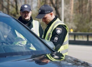 На вимогу ТЦК: суди все частіше обмежують у праві керування авто Право керування авто