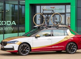 Skoda Superb перетворили на вантажівку з дивними дверима Skoda L&K 130