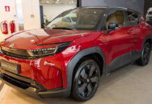 Найменший електромобіль Toyota: Suzuki всередині та натяк на Land Cruiser зовні 2025 Toyota Urban Cruiser