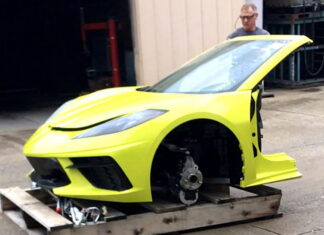 Створені для знищення: чому абсолютно нові Chevrolet Corvette розрізають навпіл Chevrolet Corvette C8