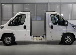 Представлено химерний двоголовий фургон Fiat з дивовижно практичним секретом Fiat Ducato Back2Back
