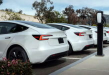 Tesla втрачає Європу швидше, ніж Ілон Маск пише твіти TESLAS-CHARGING
