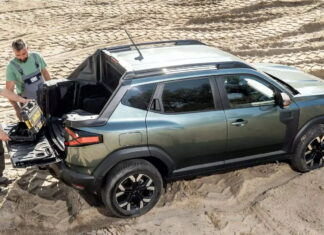 Недорогий кросовер Duster представлено у вигляді пікапа та фургона: оголошено ціни Dacia Duster PickUp