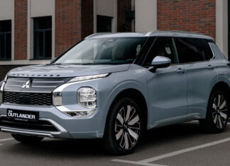 В Україну приїхав новий Mitsubishi Outlander, який треба любити вухами: оголошено ціни New Mitsubishi Outlander Yamaha