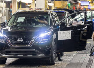 Винен Трамп: Nissan скасував виробництво всіх електромобілів у США Nissan Rogue production USA