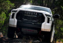 Для нового Land Cruiser: Toyota повертає у лінійку двигун V8 Toyota V8 engine