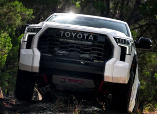 Toyota V8 engine