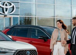 Запекла боротьба автовиробників: скільки нових авто продали в Україні у 2025 році Автосалон Toyota Україна
