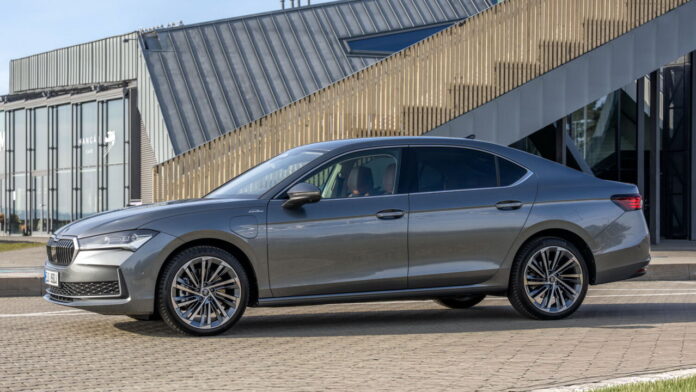 Skoda Superb Hatch plug-in-hybrid Skoda Superb Hatch