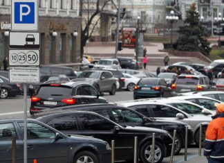 В Києві запровадили нові тарифи на паркування машин. Автомобілісти у захваті Нові тарифи на паркування авто