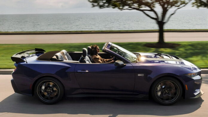 Ford Mustang Dark Horse SC Convertible